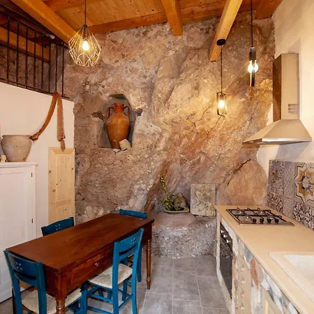 Casa Vacanza La Rocca Forza d'Agro Exterior photo
