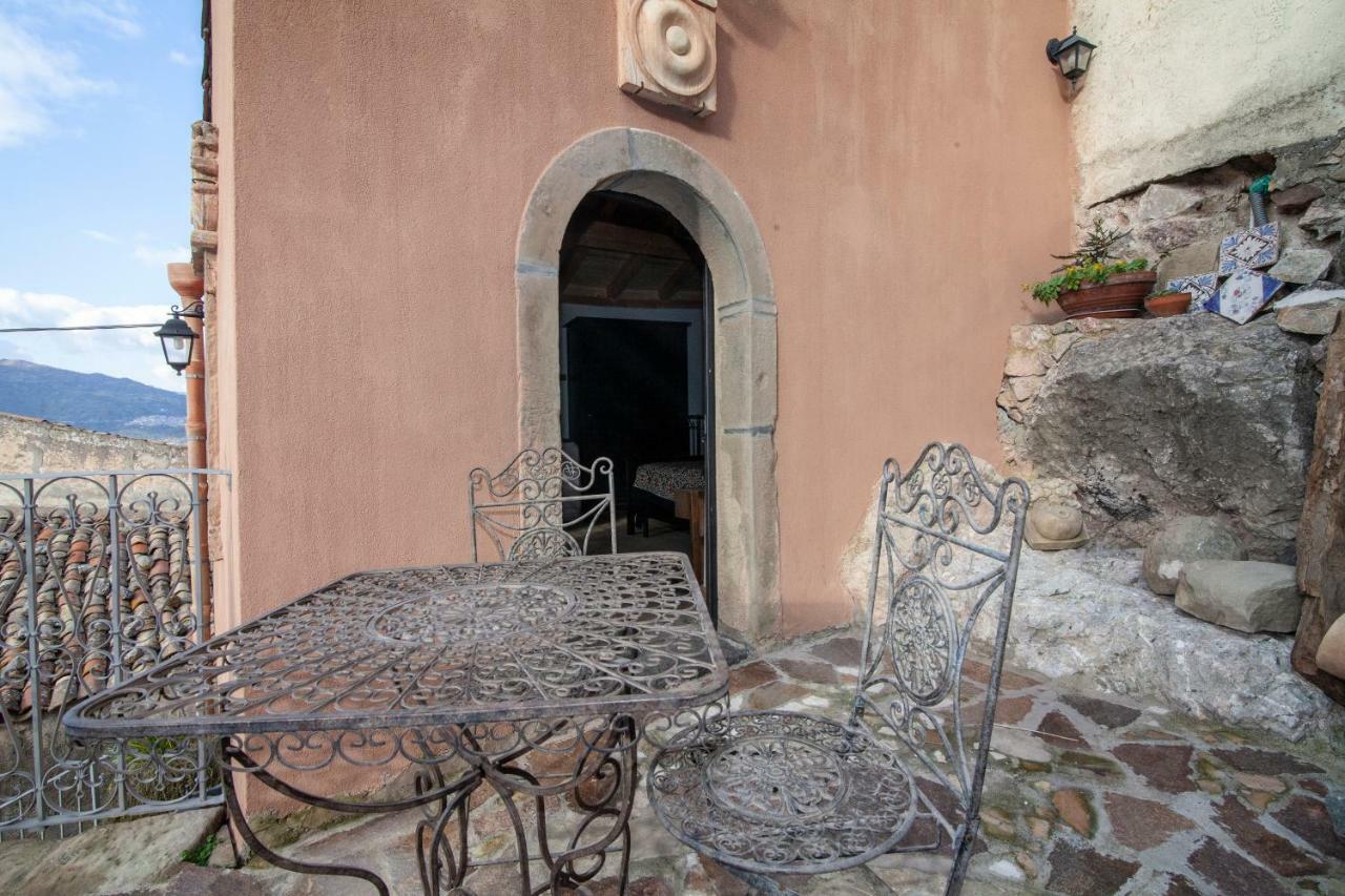 Casa La Rocca Holiday home *