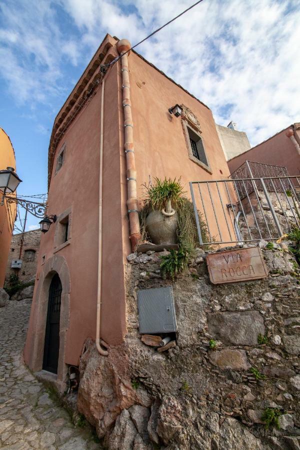 Casa La Rocca Holiday home Forza d'Agro