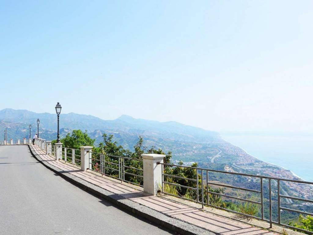 Casa vacanze Casa La Rocca Forza dʼAgro